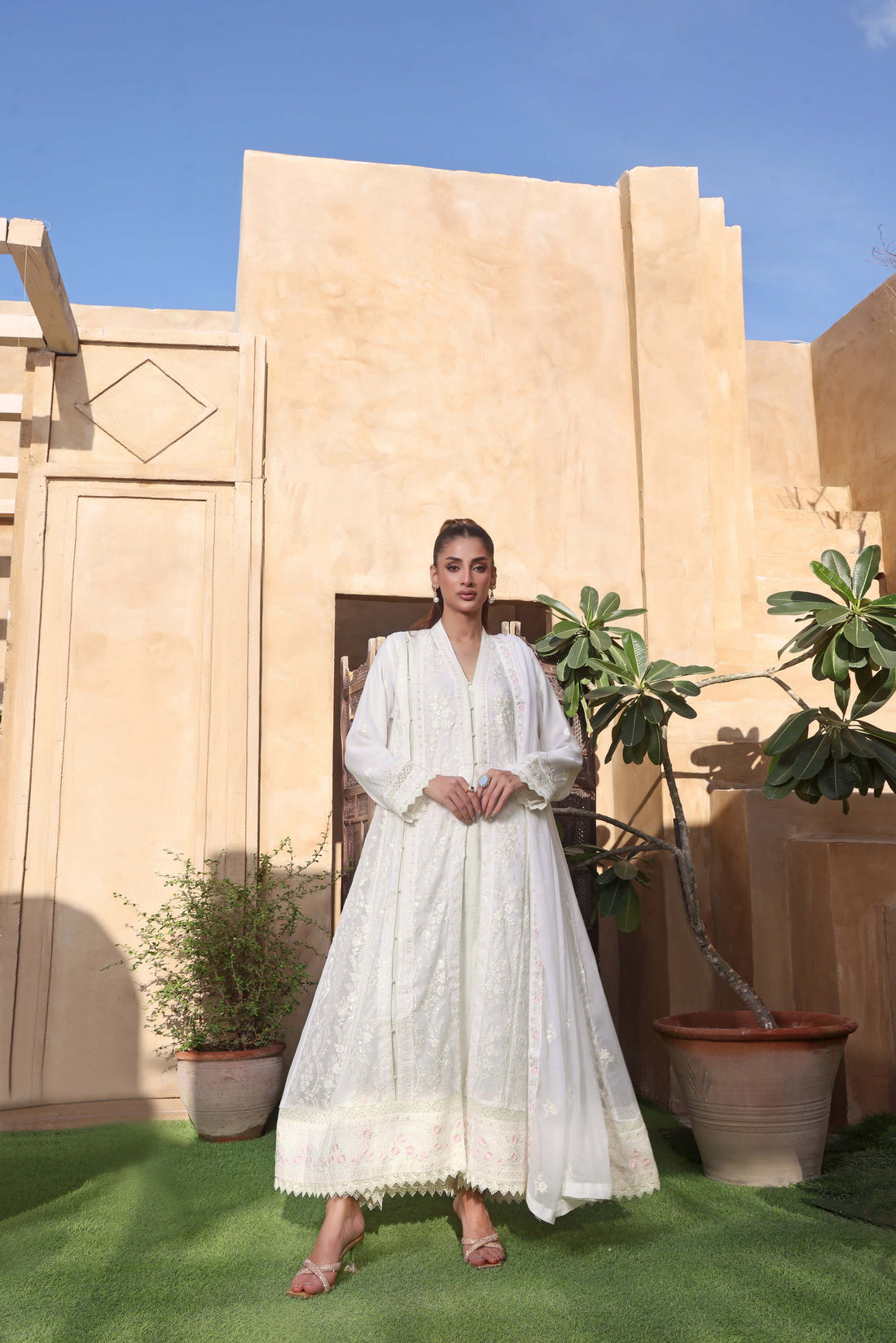 Zari – Laira