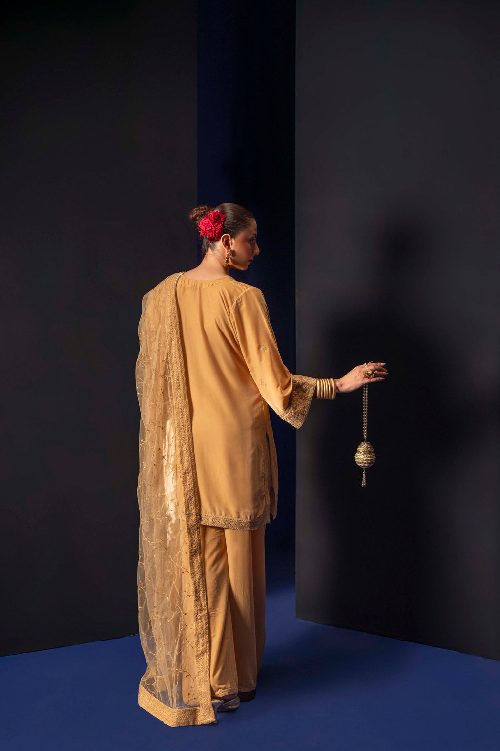 Nayab - Makhmal