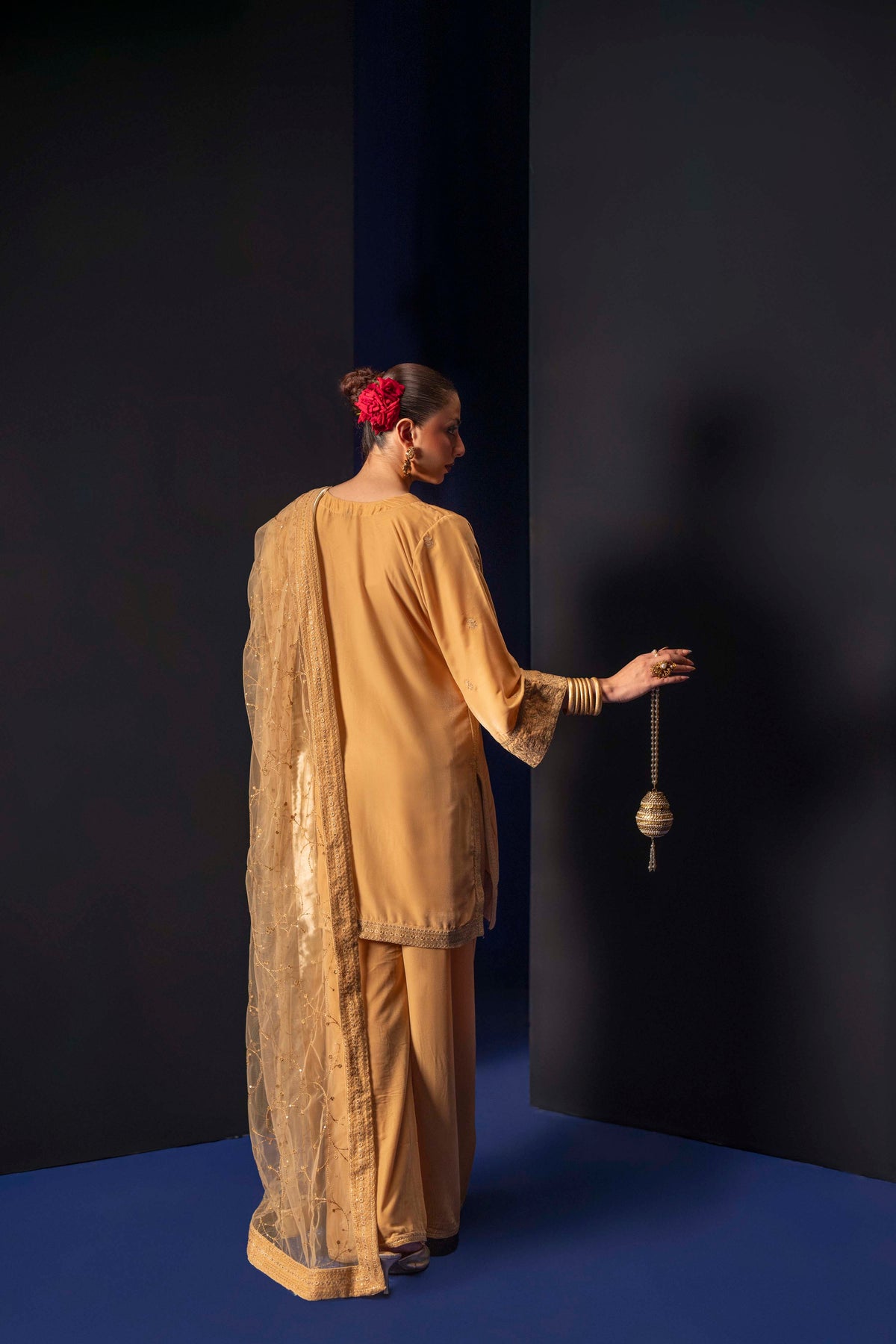 Nayab - Makhmal