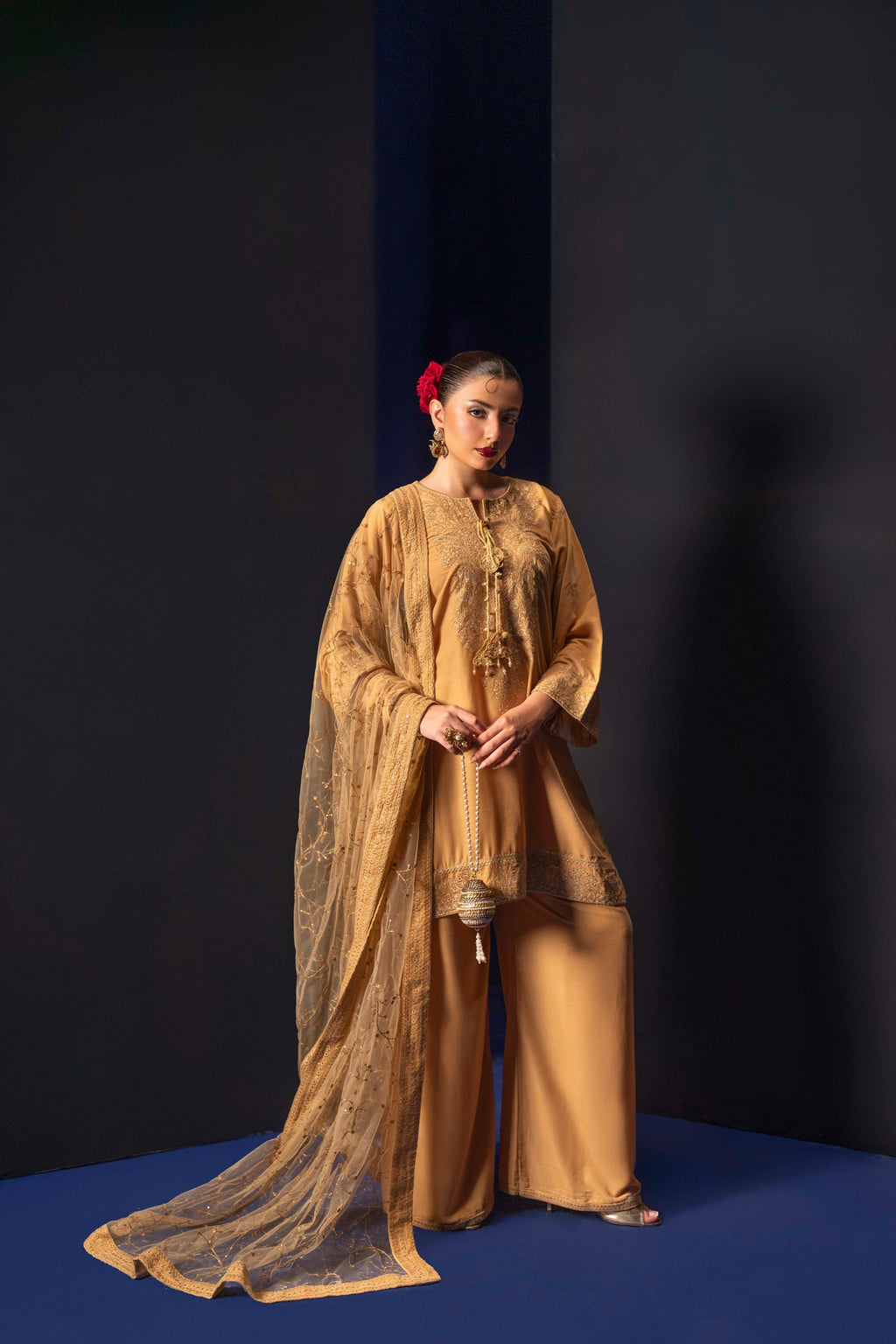 Nayab - Makhmal