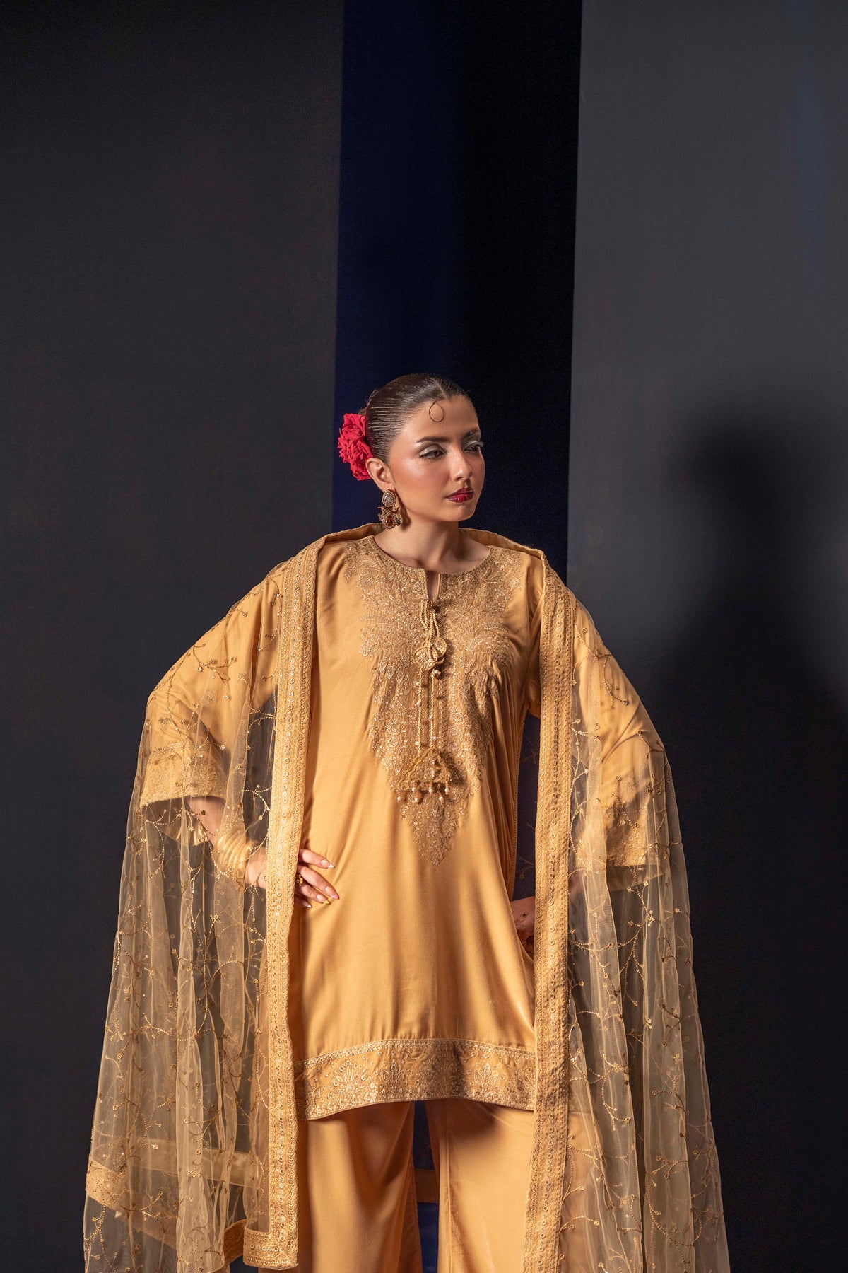Nayab - Makhmal