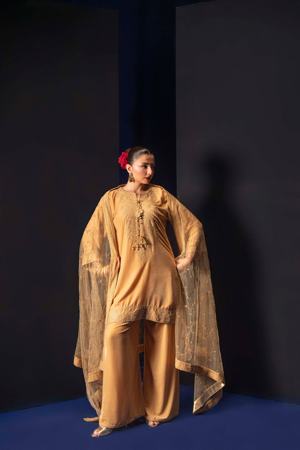 Nayab - Makhmal