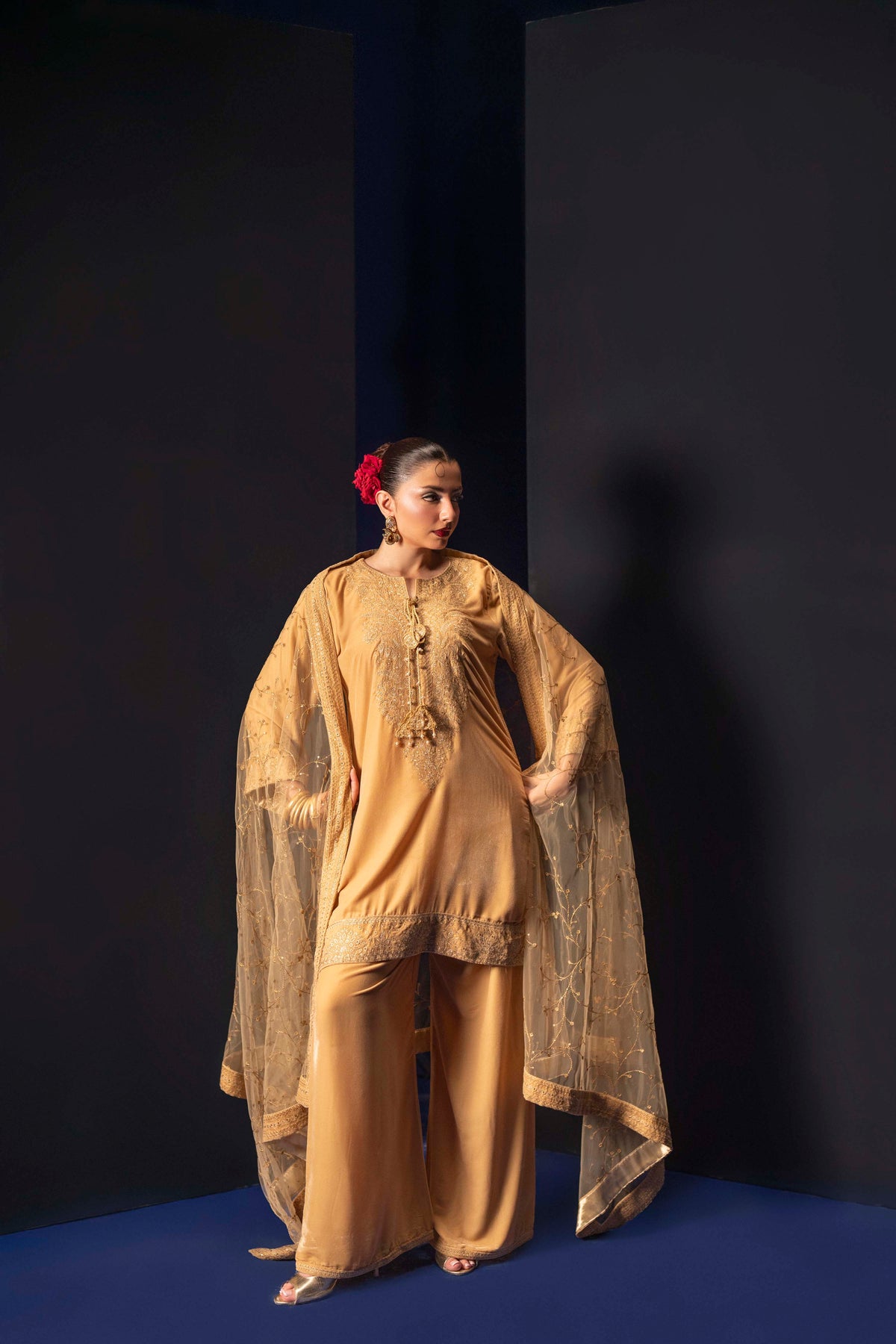 Nayab - Makhmal