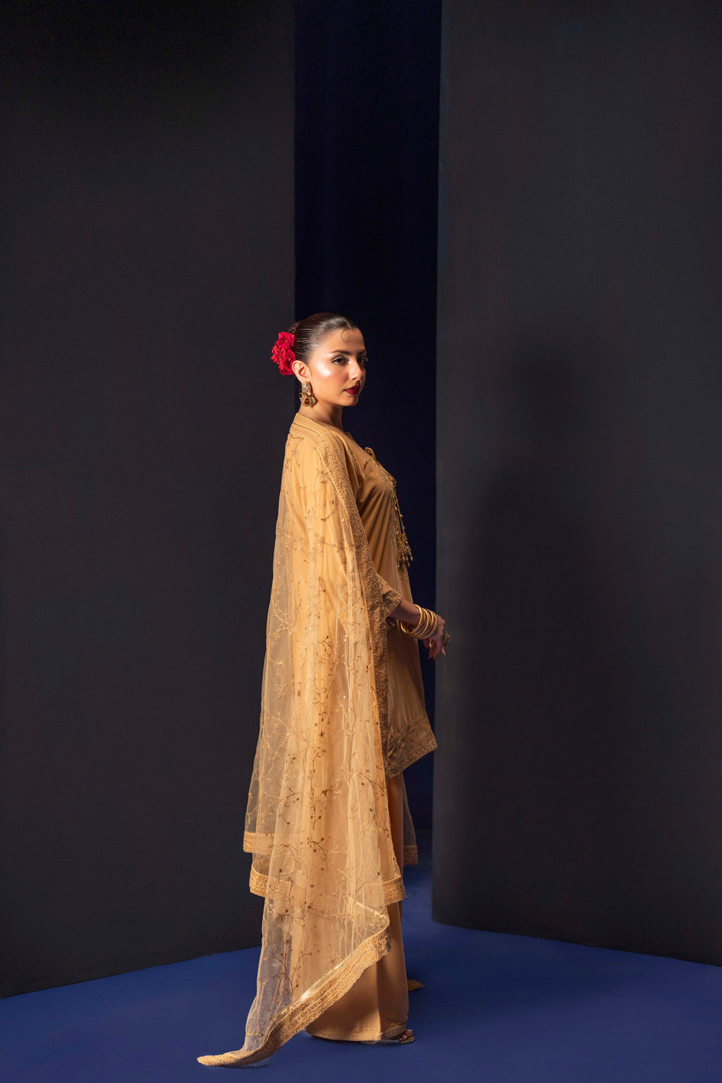 Nayab - Makhmal