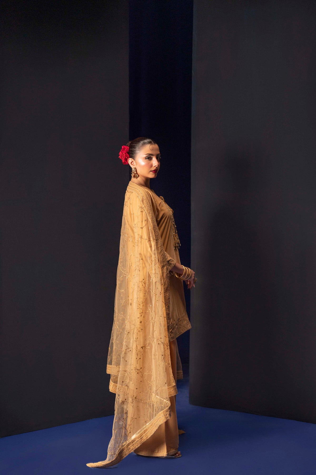 Nayab - Makhmal