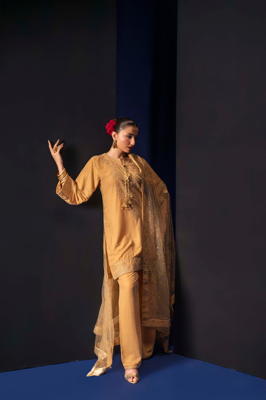 Nayab - Makhmal